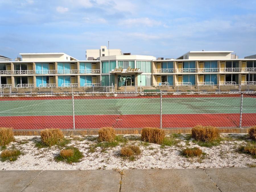 Jolly Roger Motel, Wildwood Crest NJ — CC0 photo by Smallbones via Wikimedia Commons