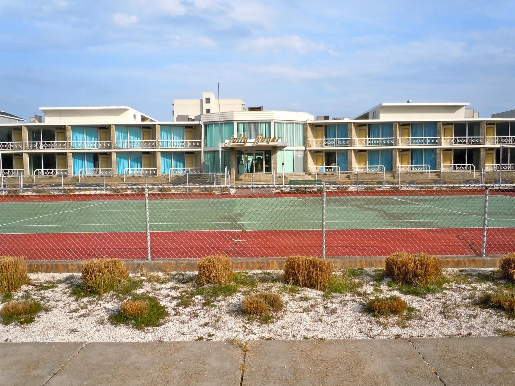 Jolly Roger Motel, Wildwood Crest NJ — CC0 photo by Smallbones via Wikimedia Commons