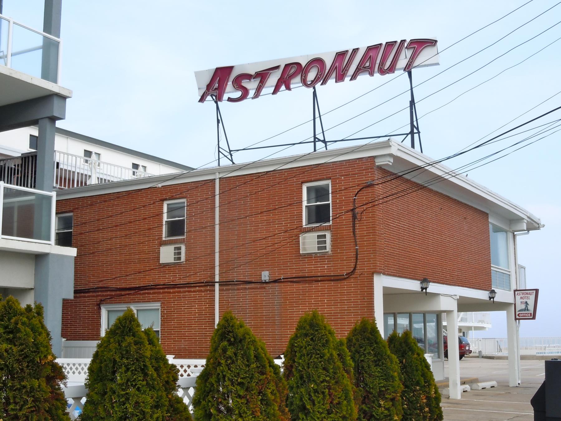 Astronaut Motel, Wildwood Crest NJ — CC0 photo by Smallbones via Wikimedia Commons
